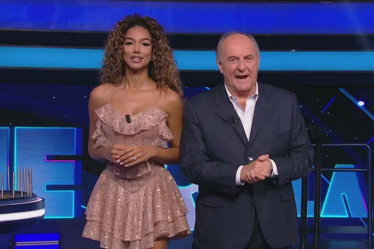 Samira e Scotti siparietto